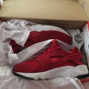 Beautiful huaraches size 2